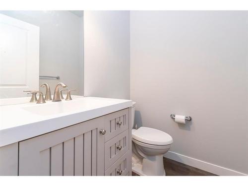 46 Bridleridge Green Sw, Calgary, AB - Indoor Photo Showing Bathroom