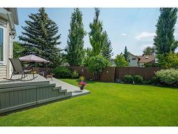 9 Shannon Green SW Calgary, AB T2Y 2K4