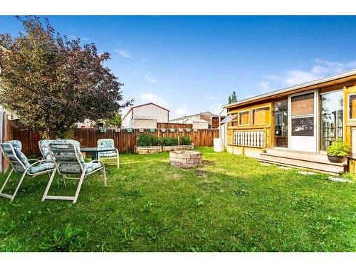 327 Erin Woods Green Se, Calgary, AB - Outdoor