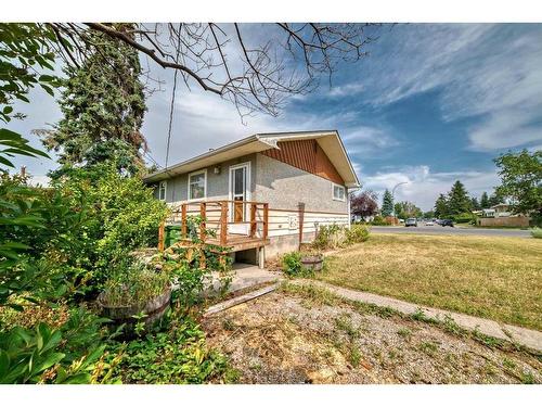 11 Beaupre Crescent Nw, Calgary, AB - Outdoor