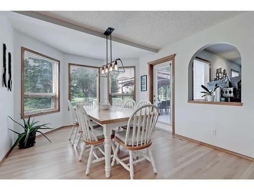 170 Woodpark Circle Sw, Calgary, AB - Indoor Photo Showing Dining Room