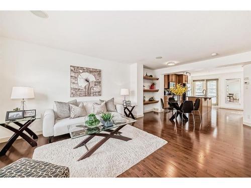 51 Aspen Hills Green Sw, Calgary, AB - Indoor Photo Showing Living Room