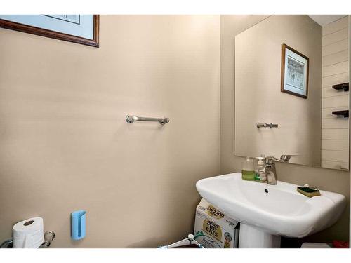 41 Amery Crescent, Crossfield, AB - Indoor Photo Showing Bathroom