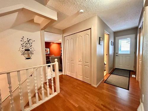 818 7 Avenue Ne, Three Hills, AB - Indoor Photo Showing Other Room