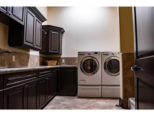 22-714040 Range Road 71, Grande Prairie, AB - Indoor Photo Showing Laundry Room