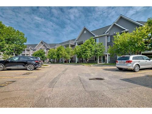 303-1303 Tuscarora Manor Nw, Calgary, AB - Outdoor