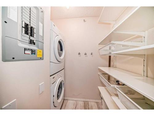 303-1303 Tuscarora Manor Nw, Calgary, AB - Indoor Photo Showing Laundry Room