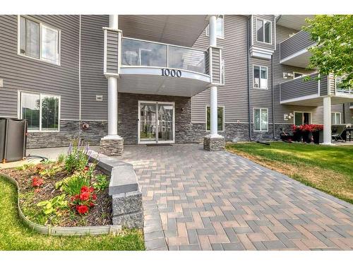 303-1303 Tuscarora Manor Nw, Calgary, AB - Outdoor