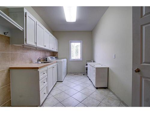 224 52 Avenue West, Claresholm, AB - Indoor Photo Showing Laundry Room