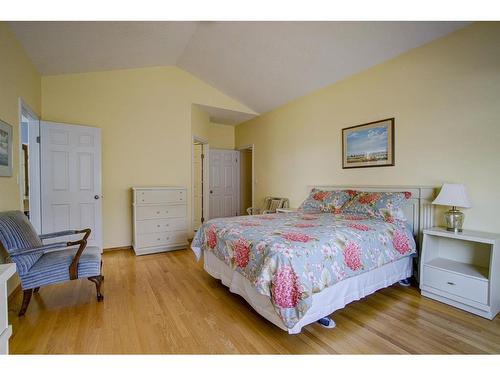 224 52 Avenue West, Claresholm, AB - Indoor Photo Showing Bedroom