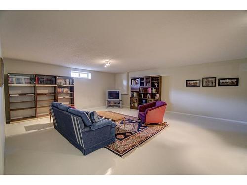 224 52 Avenue West, Claresholm, AB - Indoor Photo Showing Other Room