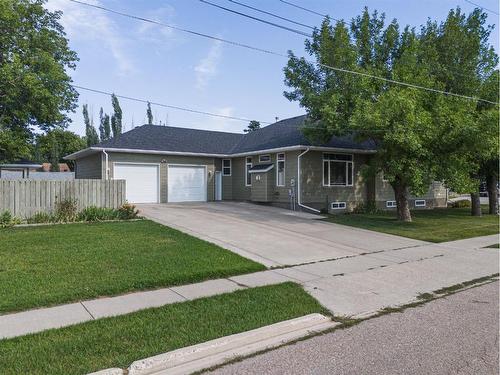 224 52 Avenue West, Claresholm, AB - Outdoor