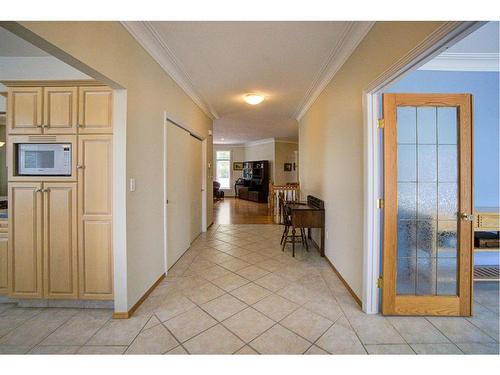 224 52 Avenue West, Claresholm, AB - Indoor