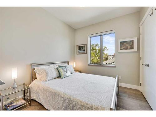 1823 William Street Se, Calgary, AB - Indoor Photo Showing Bedroom