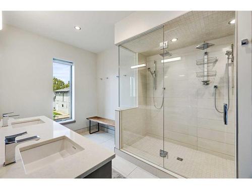 1823 William Street Se, Calgary, AB - Indoor Photo Showing Bathroom