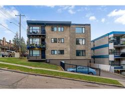 102-1508 23 Avenue SW Calgary, AB T2T 0T7