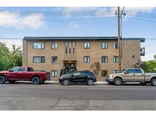 102-1508 23 Avenue Sw, Calgary, AB - Outdoor