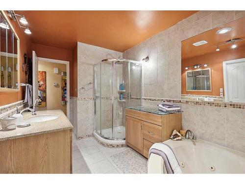 11326 87 Street Se, Calgary, AB - Indoor Photo Showing Bathroom