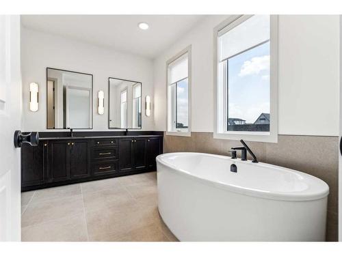 333 Bessborough Drive Sw, Calgary, AB - Indoor Photo Showing Bathroom