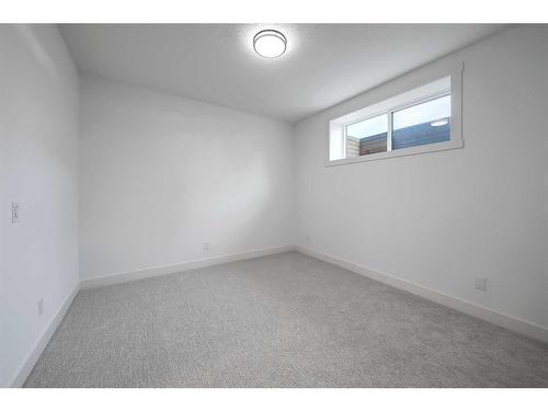 2009 23 Avenue Nw, Calgary, AB - Indoor Photo Showing Other Room