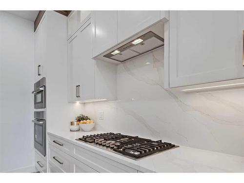 2009 23 Avenue Nw, Calgary, AB - Indoor Photo Showing Kitchen With Upgraded Kitchen