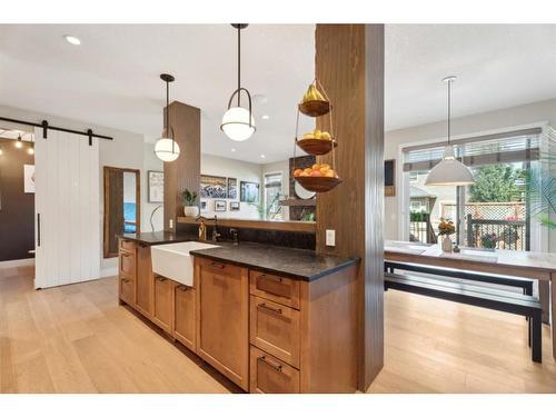 385 Evansborough Way Nw, Calgary, AB - Indoor Photo Showing Kitchen