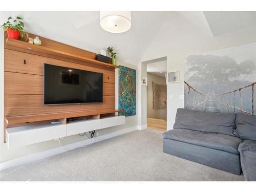 385 Evansborough Way Nw, Calgary, AB - Indoor Photo Showing Living Room