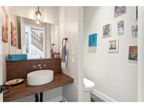 385 Evansborough Way Nw, Calgary, AB - Indoor Photo Showing Bathroom