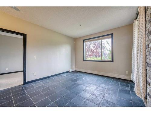 124-2727 28 Avenue Se, Calgary, AB - Indoor Photo Showing Other Room