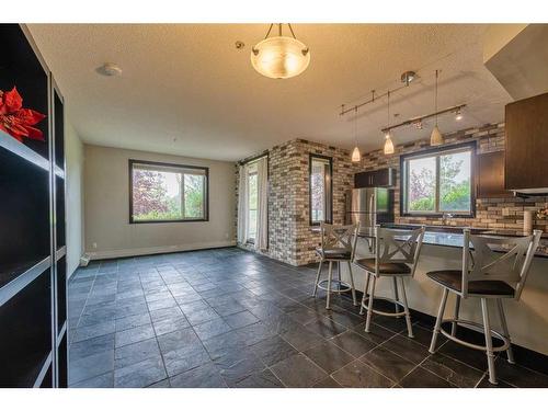 124-2727 28 Avenue Se, Calgary, AB - Indoor Photo Showing Dining Room