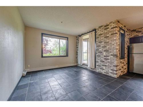 124-2727 28 Avenue Se, Calgary, AB - Indoor Photo Showing Other Room