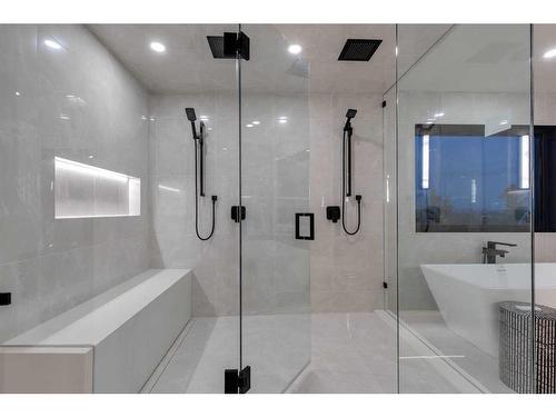 120 13 Street Ne, Calgary, AB - Indoor Photo Showing Bathroom