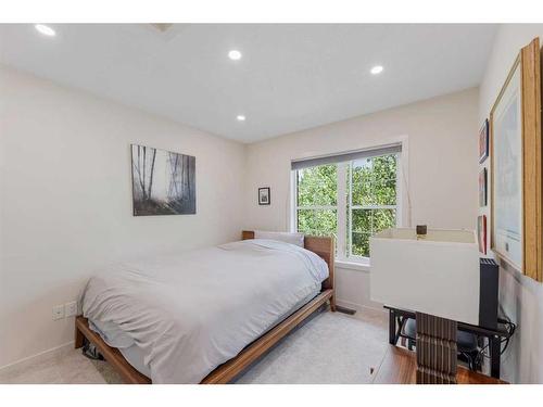 108 Ascot Point Sw, Calgary, AB - Indoor Photo Showing Bedroom