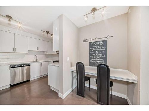 1406-302 Skyview Ranch Drive Ne, Calgary, AB - Indoor Photo Showing Kitchen