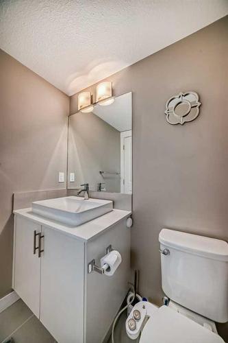 1406-302 Skyview Ranch Drive Ne, Calgary, AB - Indoor Photo Showing Bathroom