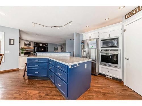 92 Douglas Woods Grove Se, Calgary, AB - Indoor Photo Showing Kitchen