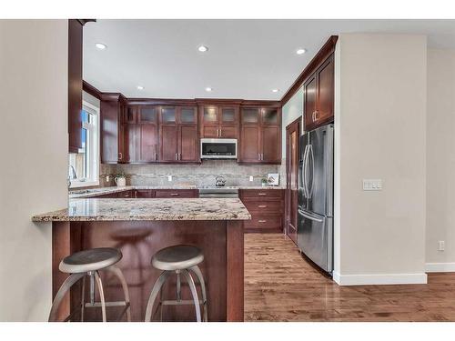 2416 1 Avenue Nw, Calgary, AB - Indoor Photo Showing Kitchen With Stainless Steel Kitchen With Upgraded Kitchen