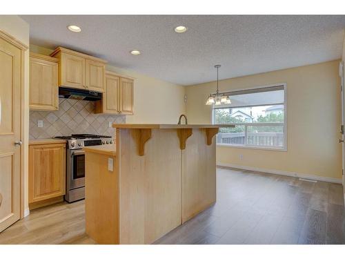 244 Cranfield Park Se, Calgary, AB - Indoor Photo Showing Kitchen