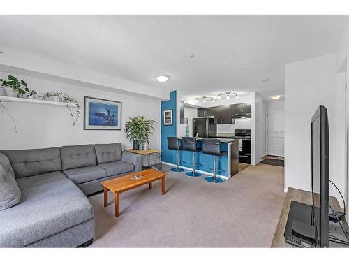 3307-81 Legacy Boulevard Se, Calgary, AB - Indoor Photo Showing Living Room