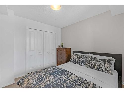 3307-81 Legacy Boulevard Se, Calgary, AB - Indoor Photo Showing Bedroom