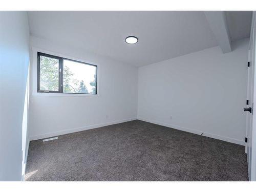 68 Hawkville Place Nw, Calgary, AB - Indoor Photo Showing Other Room