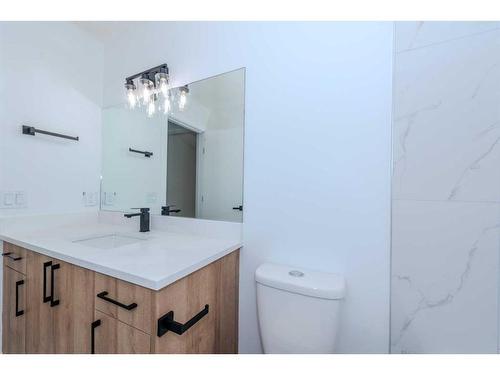 68 Hawkville Place Nw, Calgary, AB - Indoor Photo Showing Bathroom