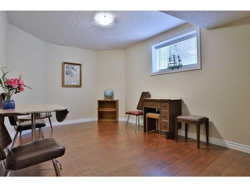 31 Sherwood Heath Nw, Calgary, AB - Indoor