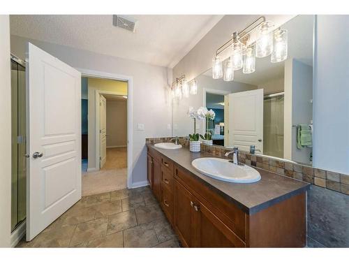 94 Aspen Hills Way Sw, Calgary, AB - Indoor Photo Showing Bathroom