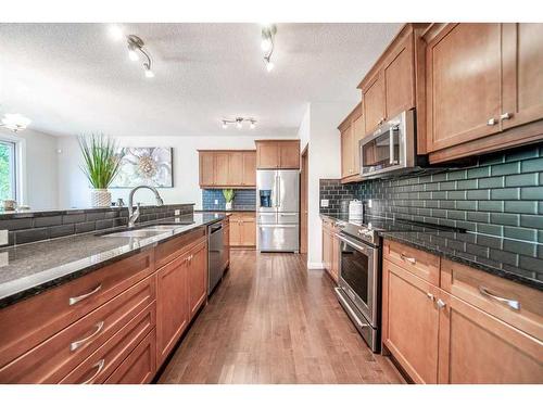 94 Aspen Hills Way Sw, Calgary, AB - Indoor Photo Showing Kitchen