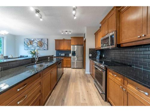 94 Aspen Hills Way Sw, Calgary, AB - Indoor Photo Showing Kitchen