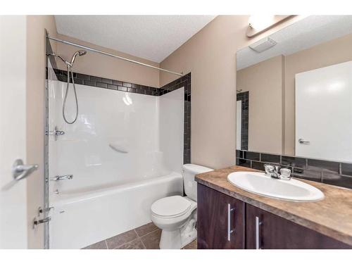 2306-2445 Kingsland Road, Airdrie, AB - Indoor Photo Showing Bathroom