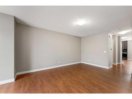 2306-2445 Kingsland Road, Airdrie, AB - Indoor Photo Showing Other Room