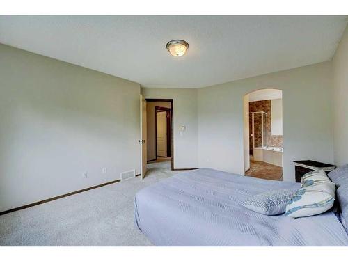 140 Cranwell Crescent Se, Calgary, AB - Indoor Photo Showing Bathroom