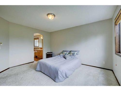 140 Cranwell Crescent Se, Calgary, AB - Indoor Photo Showing Bedroom